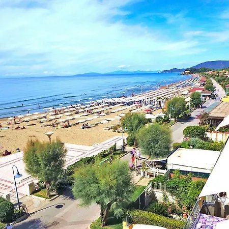Appartamenti Lungomare Via Roma Castiglione della Pescaia Exterior photo