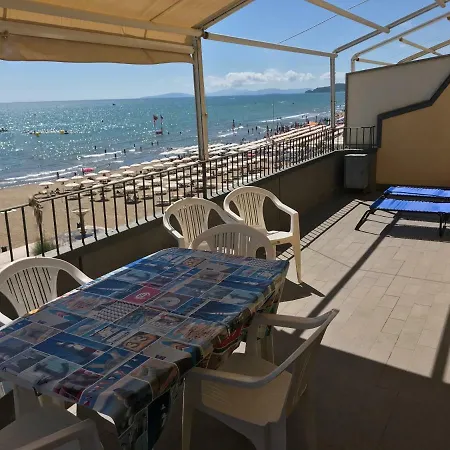 Appartamenti Lungomare Via Roma Castiglione della Pescaia Exterior photo